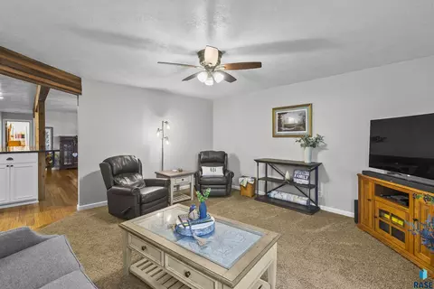 Living - 47527 255th St, Renner, SD 57055 photo 2 of 6