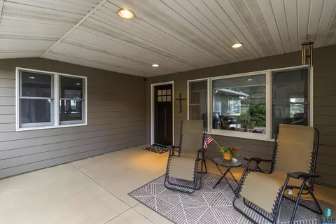 Exterior - 47527 255th St, Renner, SD 57055 photo 10 of 18