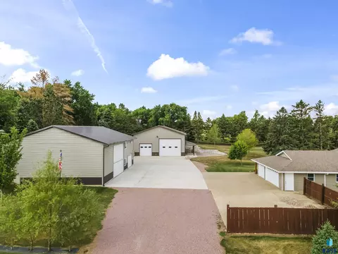 Exterior - 47527 255th St, Renner, SD 57055 photo 4 of 18