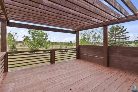 Exterior - 47527 255th St, Renner, SD 57055 photo 1 of 18