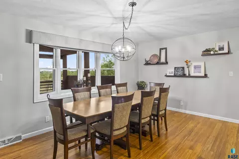 Dining - 47527 255th St, Renner, SD 57055 photo 2 of 3