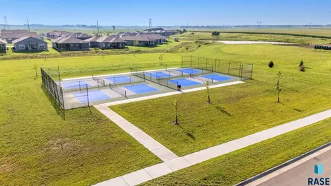 View/Area - 916 S Tinley Ave, Brandon, SD 57005 photo 1 of 3