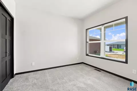 Bedroom - 916 S Tinley Ave, Brandon, SD 57005 photo 3 of 3