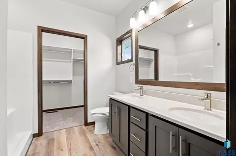 Bath - 916 S Tinley Ave, Brandon, SD 57005 photo 1 of 4