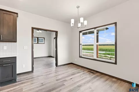 Dining - 916 S Tinley Ave, Brandon, SD 57005 photo 1 of 1