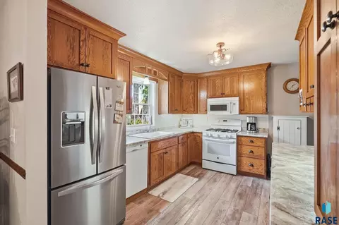 Kitchen - 1200 E Cedar St, Brandon, SD 57005 photo 3 of 3