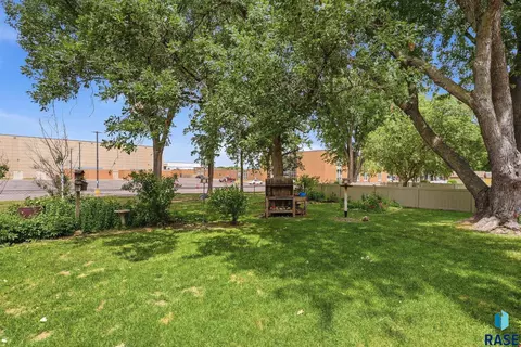 Exterior - 1200 E Cedar St, Brandon, SD 57005 photo 8 of 10