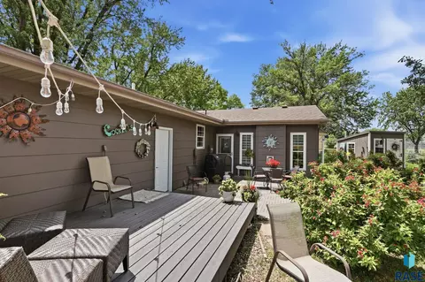 Exterior - 1200 E Cedar St, Brandon, SD 57005 photo 6 of 10