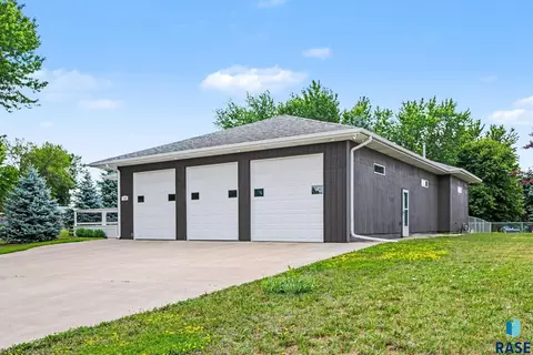 Other - 218 Douglas Blvd, Baltic, SD 57003 photo 2 of 14