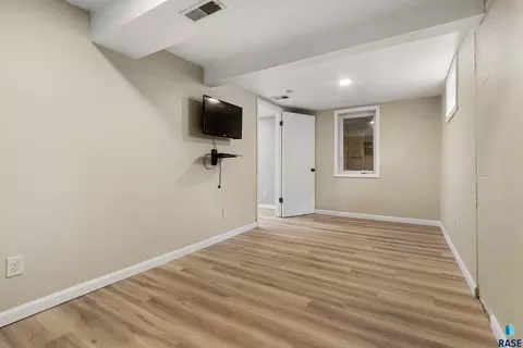 1705 E Spruce St, Sioux Falls, SD 57103 photo 14