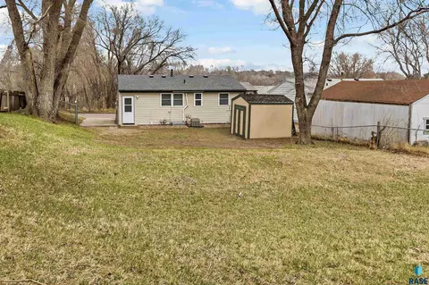 1705 E Spruce St, Sioux Falls, SD 57103 photo 17