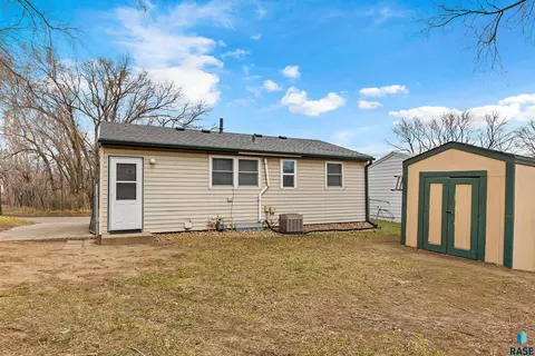 1705 E Spruce St, Sioux Falls, SD 57103 photo 16