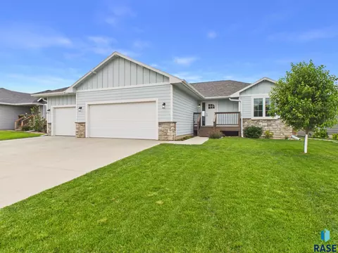 4100 S Homeplate Ave, Sioux Falls, SD 57110