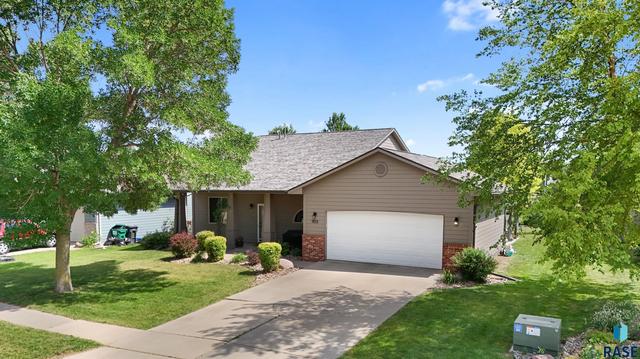 903 Hemlock St, Harrisburg, SD 57032