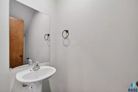Bath - 2800 E Madison St #1-4, Sioux Falls, SD 57103 photo 1 of 1