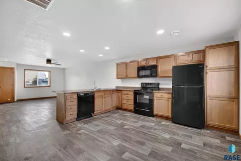Kitchen - 2800 E Madison St #1-4, Sioux Falls, SD 57103 photo 2 of 3