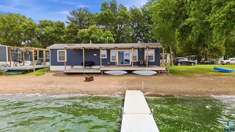 6413 Hares Point Rd, Wentworth, SD 57075