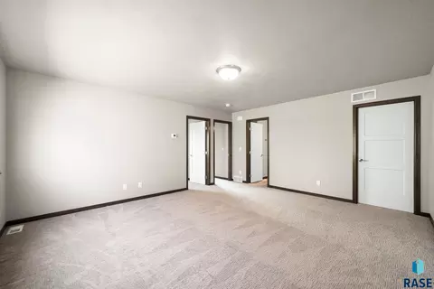 Bedroom - 5537 E Brennan Dr, Sioux Falls, SD 57110 photo 6 of 9
