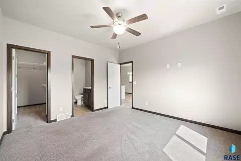 Bedroom - 5537 E Brennan Dr, Sioux Falls, SD 57110 photo 5 of 9