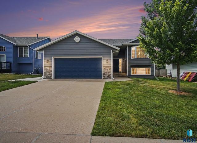 7321 W 51st St, Sioux Falls, SD 57106