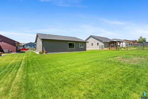 Exterior - 240 N Ceylon Ave, Tea, SD 57064 photo 3 of 7