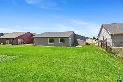 Exterior - 240 N Ceylon Ave, Tea, SD 57064 photo 4 of 7