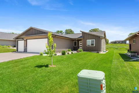 Exterior - 240 N Ceylon Ave, Tea, SD 57064 photo 1 of 7