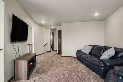 Entry Way - E Meadowside Pl, Sioux Falls, SD 57108 photo 1 of 1