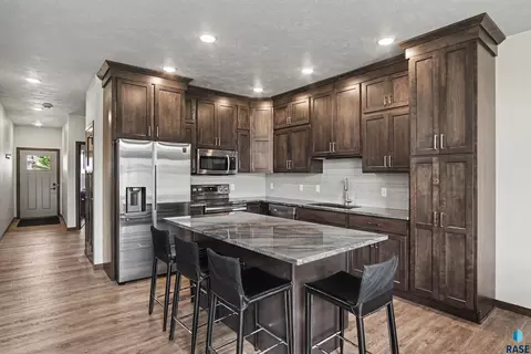 Kitchen - E Meadowside Pl, Sioux Falls, SD 57108 photo 1 of 3