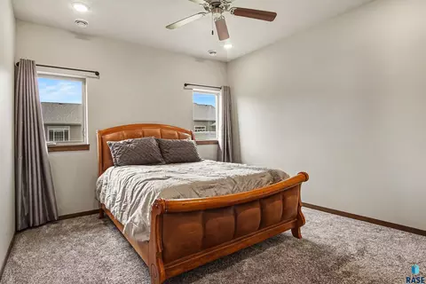 Bedroom - E Meadowside Pl, Sioux Falls, SD 57108 photo 4 of 6