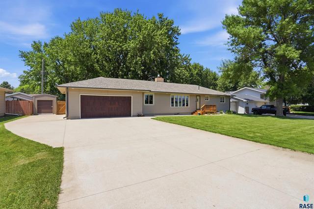 7405 N Cliff Ave, Sioux Falls, SD 57104