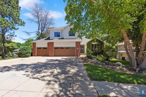 3000 S Amanda Ct, Sioux Falls, SD 57103
