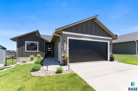 816 N Yankee Ave, Sioux Falls, SD 57110