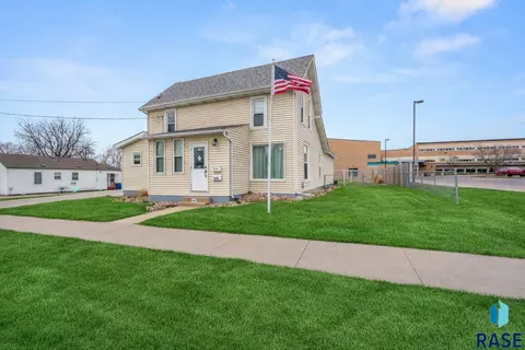 1600 W 9th St, Sioux Falls, SD 57104