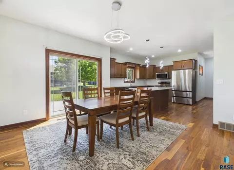 Dining - 812 S 5th Ave, Brandon, SD 57005 photo 1 of 1