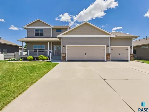 812 S 5th Ave, Brandon, SD 57005