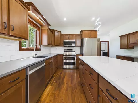 Kitchen - 812 S 5th Ave, Brandon, SD 57005 photo 3 of 3