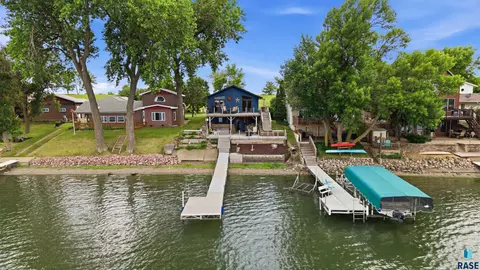 216 Best Point Dr, Madison, SD 57042
