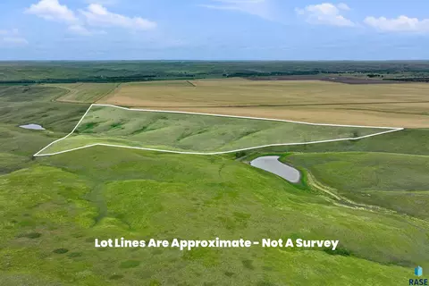 257 Th Stburtz Rd, Winner, SD 57580 photo 2