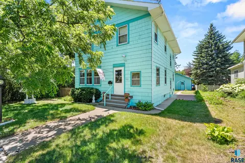 921 S Prairie Ave, Sioux Falls, SD 57104