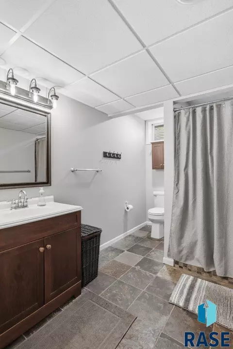 Bath - 4209 E 22nd St, Sioux Falls, SD 57103 photo 3 of 3