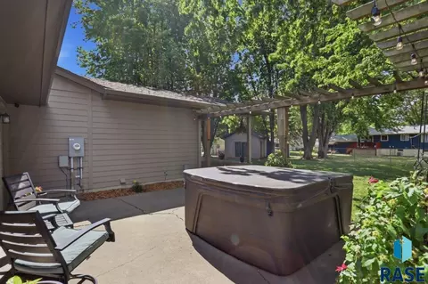 Exterior - 4209 E 22nd St, Sioux Falls, SD 57103 photo 8 of 9