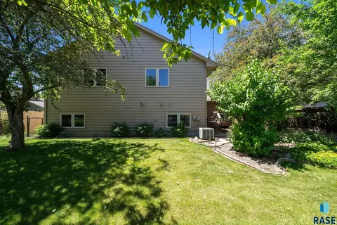Exterior - S Florence Ave, Sioux Falls, SD 57103 photo 12 of 12