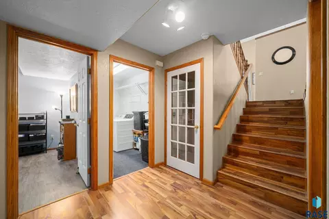 Entry Way - S Florence Ave, Sioux Falls, SD 57103 photo 2 of 2