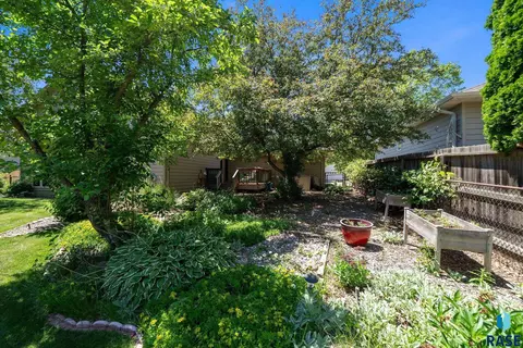 Exterior - S Florence Ave, Sioux Falls, SD 57103 photo 8 of 12