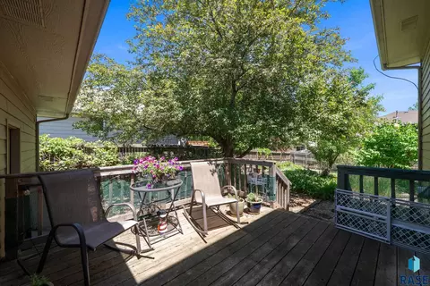Exterior - S Florence Ave, Sioux Falls, SD 57103 photo 3 of 12