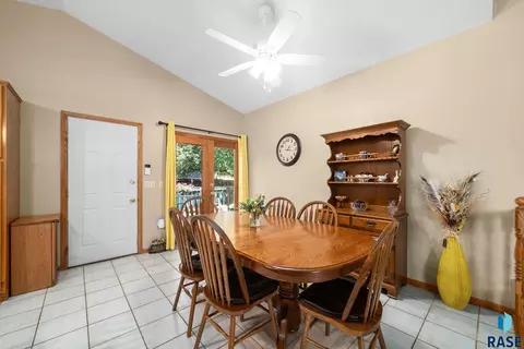 Dining - S Florence Ave, Sioux Falls, SD 57103 photo 2 of 4
