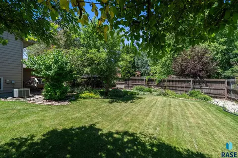 Exterior - S Florence Ave, Sioux Falls, SD 57103 photo 10 of 12