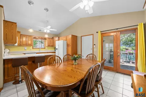 Dining - S Florence Ave, Sioux Falls, SD 57103 photo 4 of 4