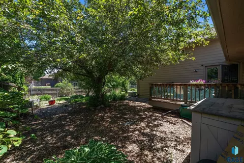 Exterior - S Florence Ave, Sioux Falls, SD 57103 photo 4 of 12